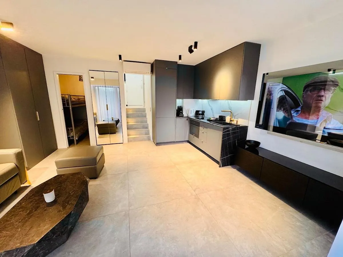Beautiful Cannes Beachfront Apartment 4 Pers 0*,  فرنسا