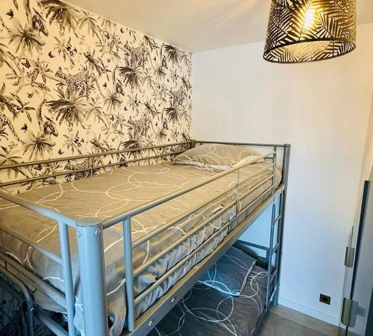 Beautiful Cannes Beachfront Apartment 4 Pers 0*,  فرنسا