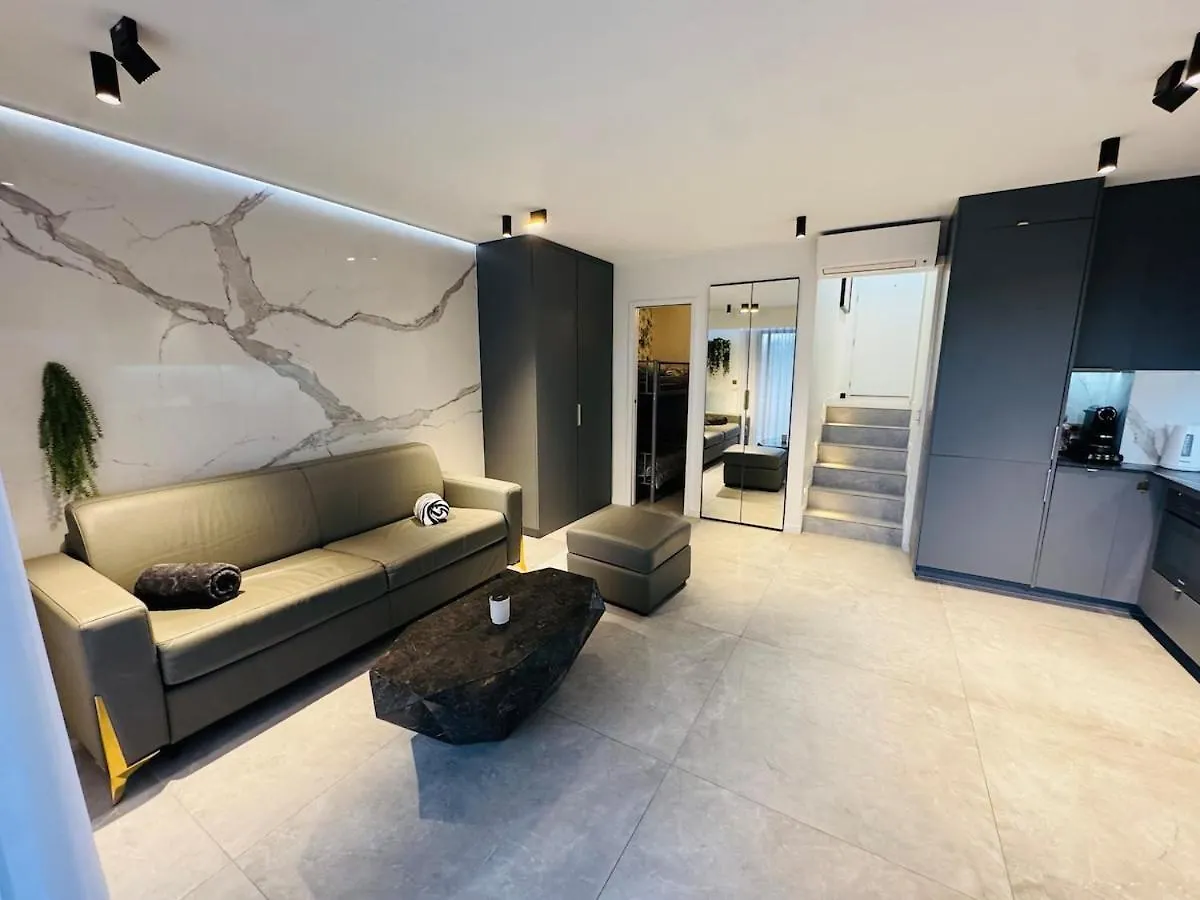 Beautiful Cannes Beachfront Apartment 4 Pers